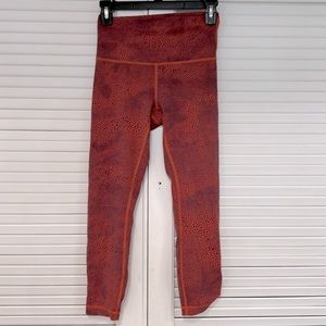 Lululemon size 6 high waist Capri